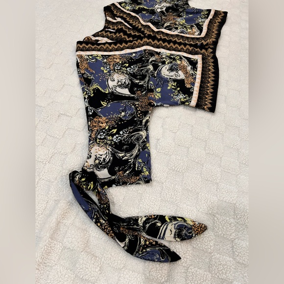 Free People Catch Me If You Can Tie Sleeve Blouse Size Small Flowy
Peasant Boho - Picture 5 of 9